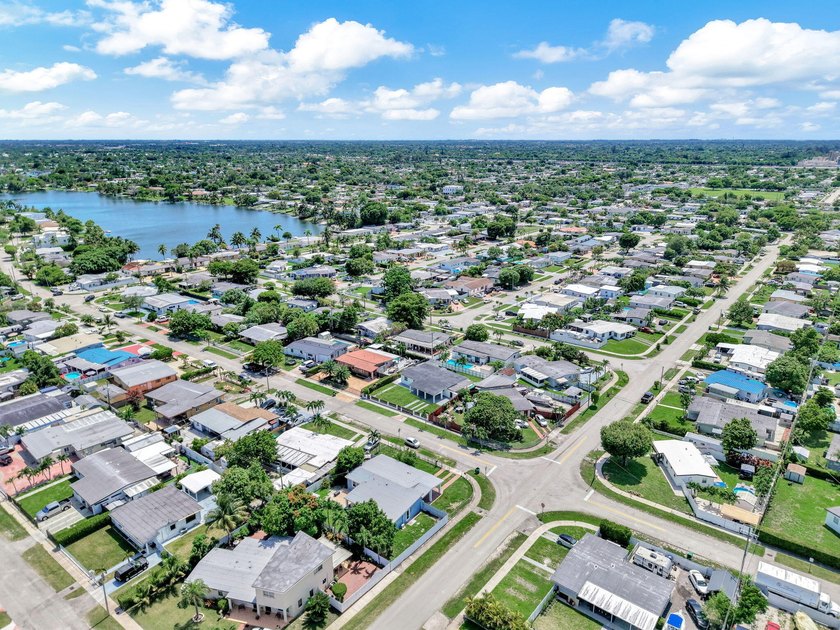 Discover Your Dream Home in Kendall! This fully renovated - photo 3