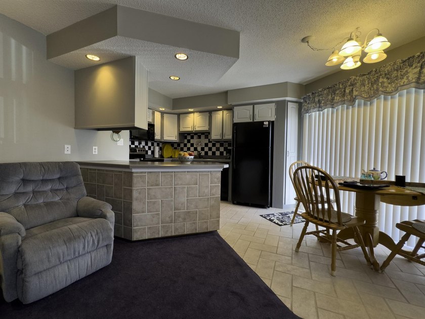 Well-Maintained 2-Bedroom, 2-Bathroom Condo in the Heart of - photo 4
