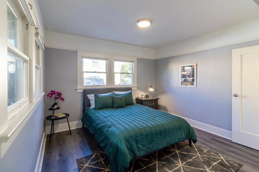 North Park Craftsman with great curb appeal. Even has a white - photo 17