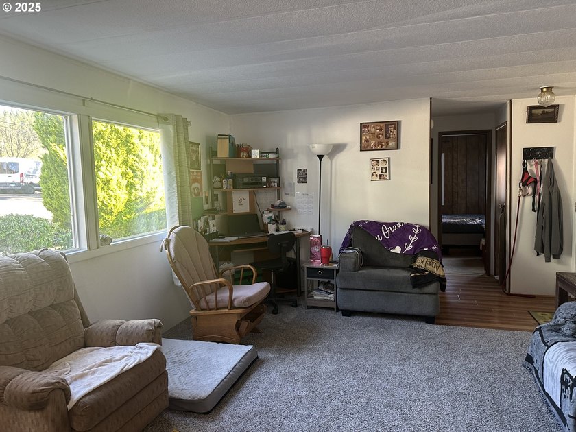 This bright and cheery 2/2 located up the Chetco River above the - photo 4