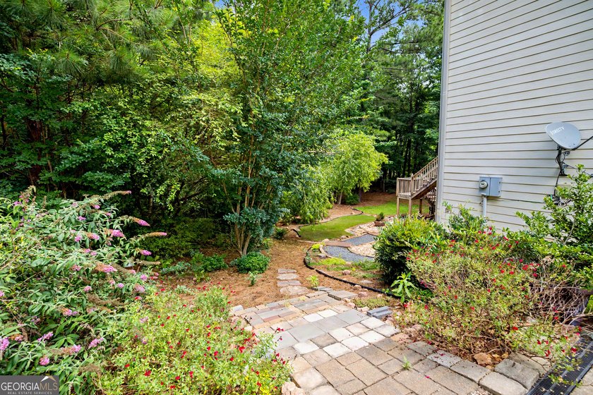 Welcome home to 120 Meadow View Glen, tucked away on a - photo 4