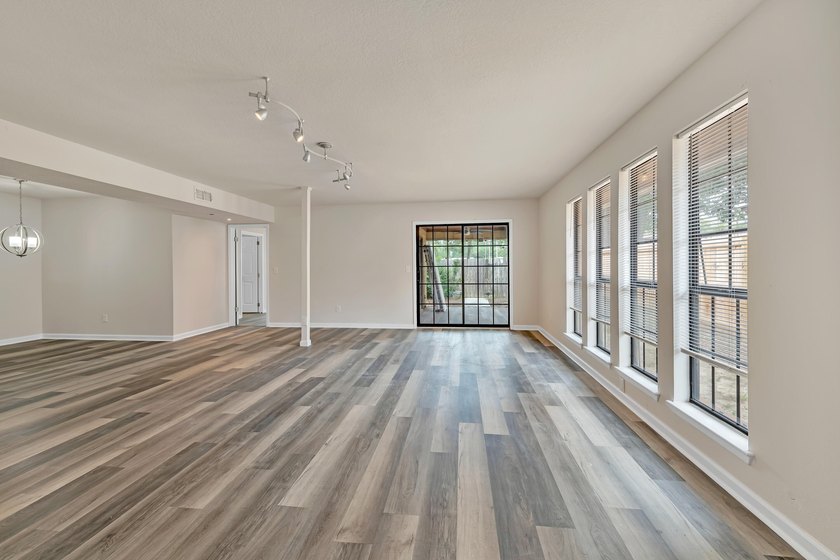 Move in ready and conveniently located near military bases - photo 5