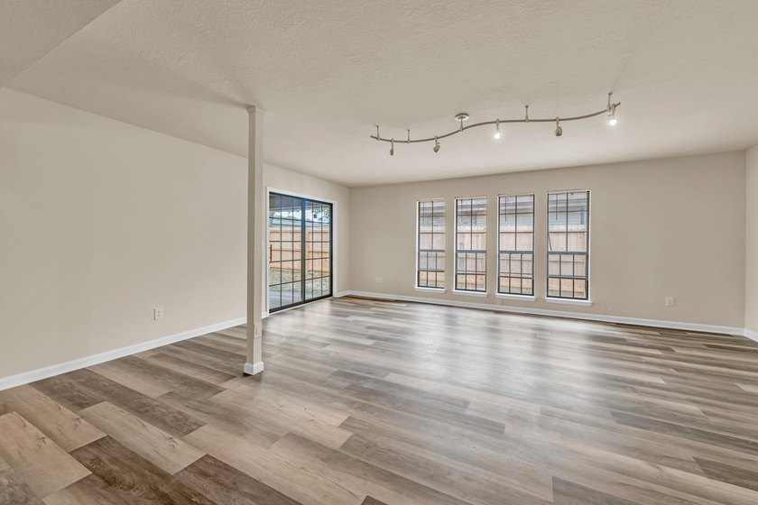 Move in ready and conveniently located near military bases - photo 6