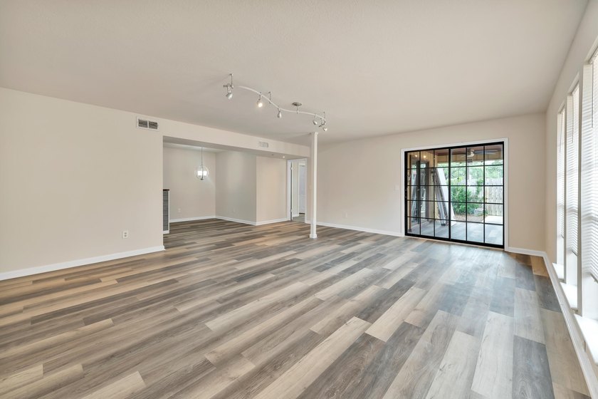 Move in ready and conveniently located near military bases - photo 7
