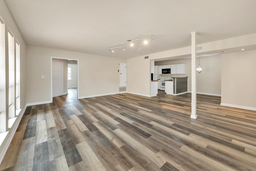 Move in ready and conveniently located near military bases - photo 8