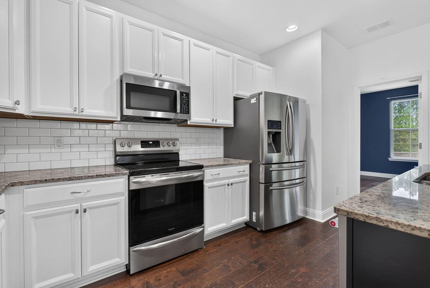 Welcome to 251 Palmetto Walk Drive, a beautifully maintained - photo 11