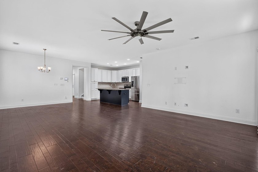 Welcome to 251 Palmetto Walk Drive, a beautifully maintained - photo 21