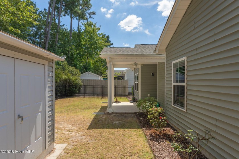 Charming home in an ideal location! This fabulous 3 bed 2 bath - photo 29