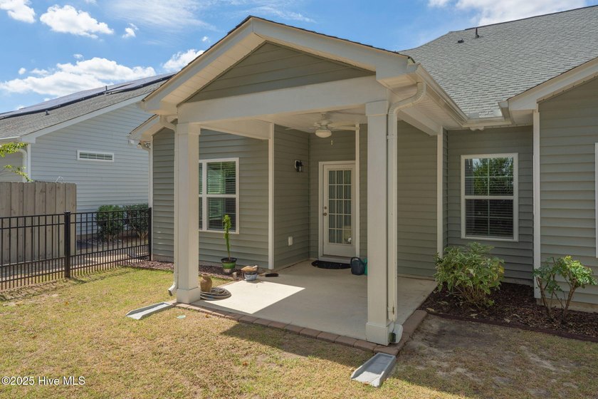 Charming home in an ideal location! This fabulous 3 bed 2 bath - photo 31