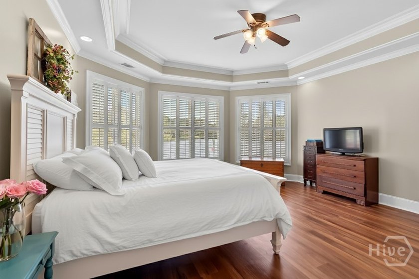 MOTIVATED SELLER! Wake up to peaceful lake views and enjoy the - photo 31