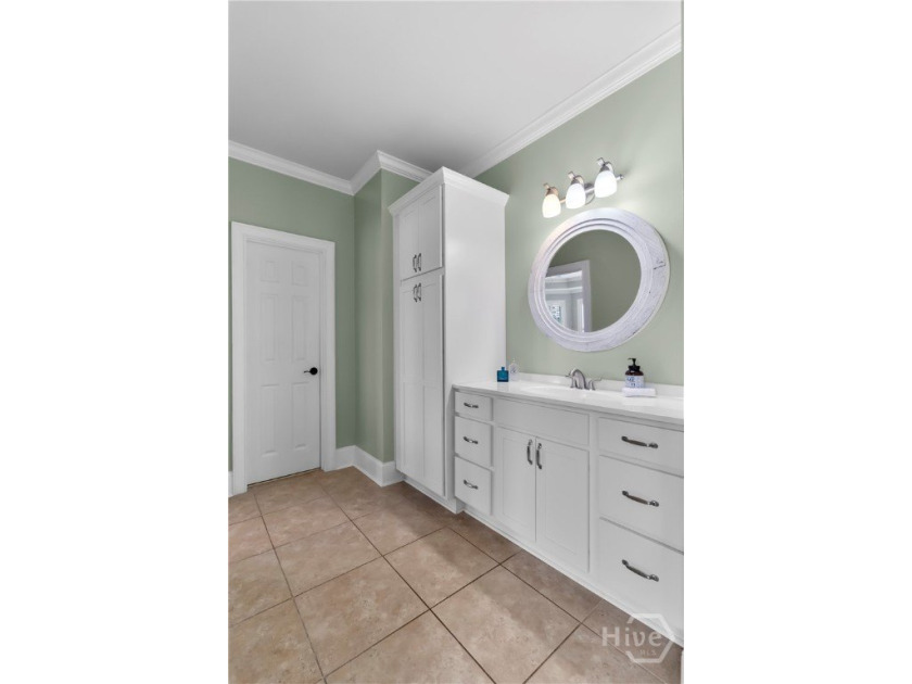 MOTIVATED SELLER! Wake up to peaceful lake views and enjoy the - photo 33