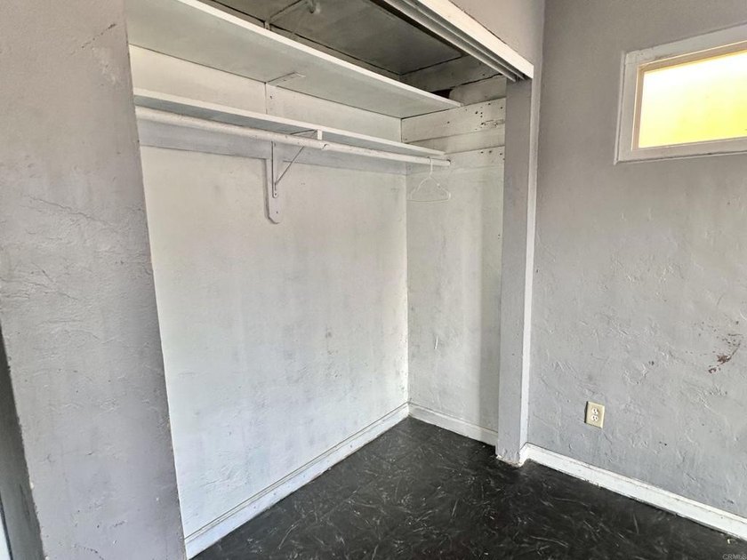 Welcome to 4156 Franklin Ave, San Diego! This 3-bedroom, 2-bath - photo 6