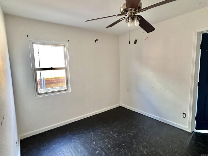 Welcome to 4156 Franklin Ave, San Diego! This 3-bedroom, 2-bath - photo 8
