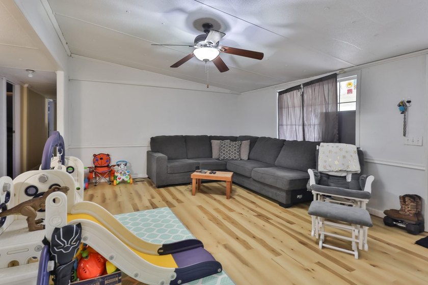 BACK ON THE MARKET AT NO FAULT OF THE SELLERS!!! Welcome home to - photo 5