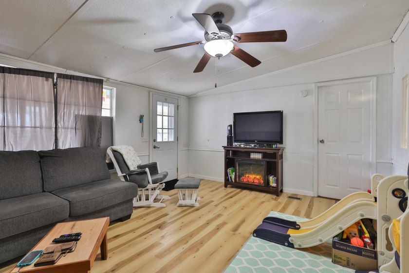 BACK ON THE MARKET AT NO FAULT OF THE SELLERS!!! Welcome home to - photo 7