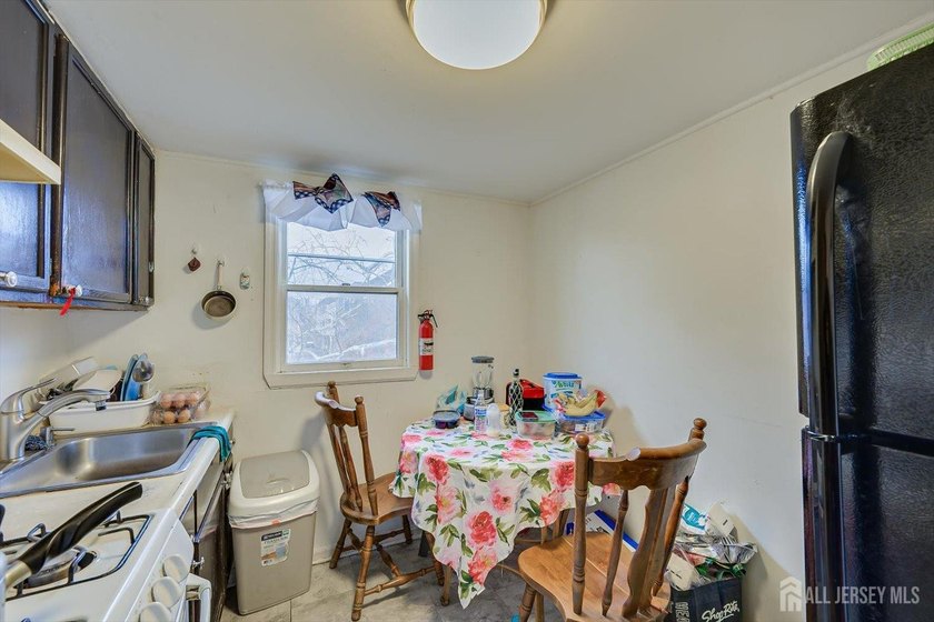 Incredible opportunity to Own and Rent !!! 1/2 Duplex 2-Family - photo 19