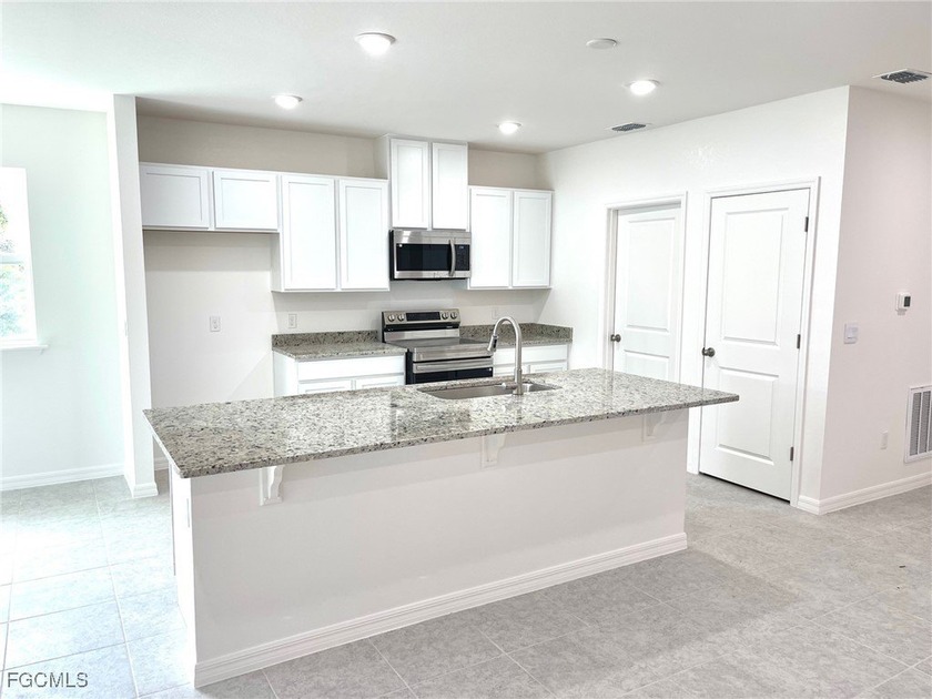 Ready Now! Located in Cape Coral, just 14 miles from vibrant - photo 4
