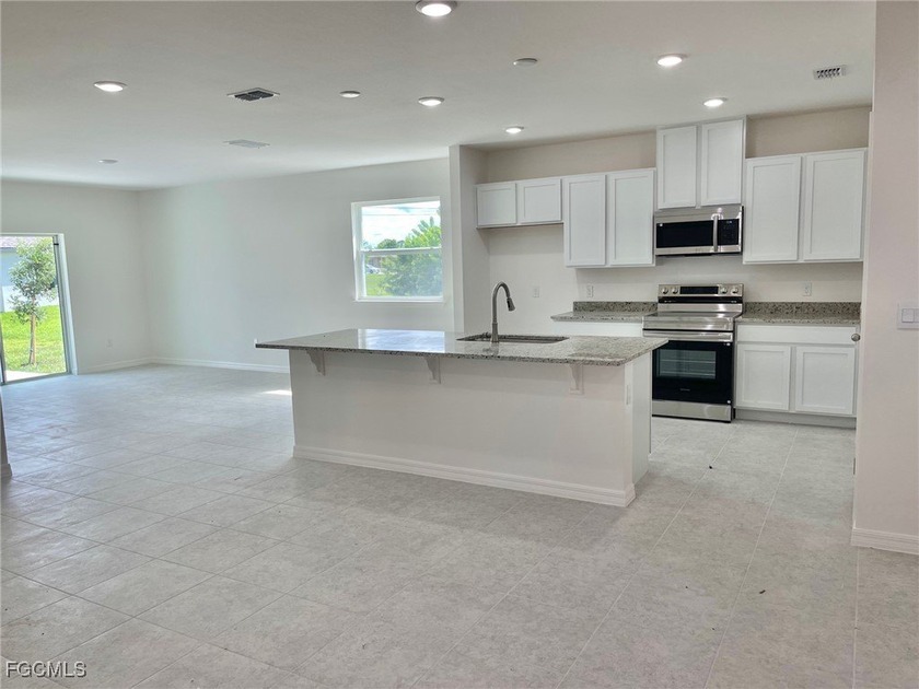 Ready Now! Located in Cape Coral, just 14 miles from vibrant - photo 5