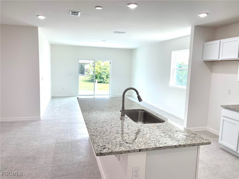 Ready Now! Located in Cape Coral, just 14 miles from vibrant - photo 6