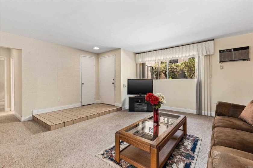 Welcome to this well-kept 2-bedroom, 2 full bath condo with 894 - photo 7