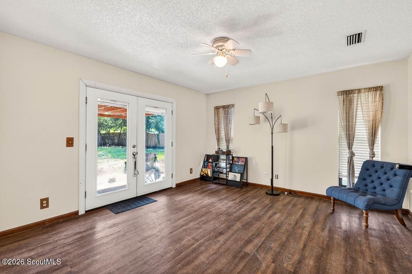 Welcome home to this charming 3-bedroom, 2-bath residence in the - photo 14