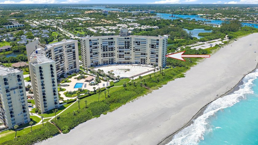 With The Most Amazing Water Views &amp; Amenities of a Luxury - photo 3