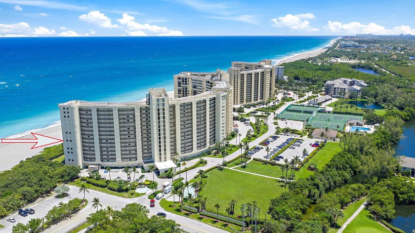With The Most Amazing Water Views &amp; Amenities of a Luxury - photo 4