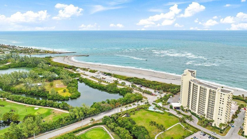 With The Most Amazing Water Views &amp; Amenities of a Luxury - photo 9