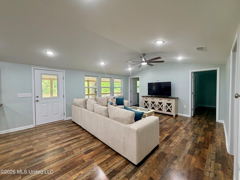 Riverfront Retreat With Panoramic Views, Sandbar Access &amp; Boat - photo 46