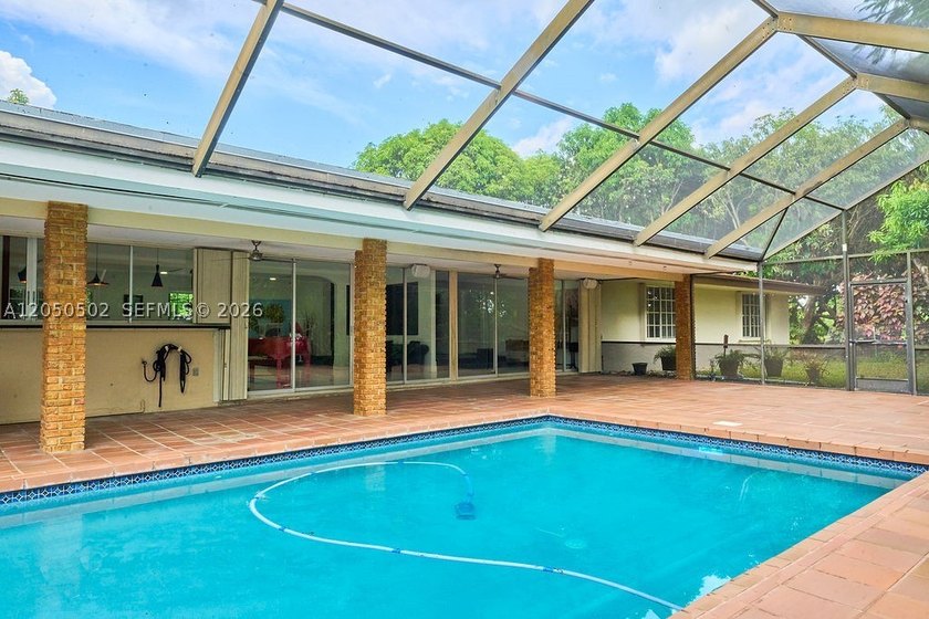 Exceptional opportunity to own a beautifully renovated 5-acre - photo 15