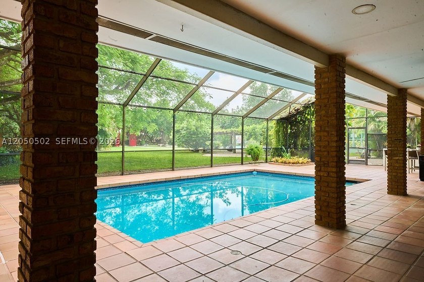 Exceptional opportunity to own a beautifully renovated 5-acre - photo 16