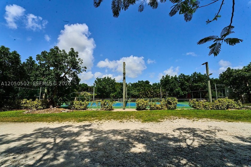 Exceptional opportunity to own a beautifully renovated 5-acre - photo 29