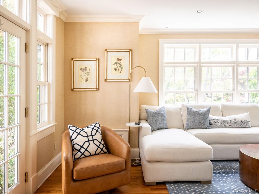 Quintessential Munsey Park - this stately, grand brick colonial - photo 9