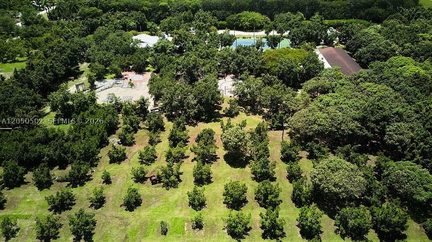 Exceptional opportunity to own a beautifully renovated 5-acre - photo 41