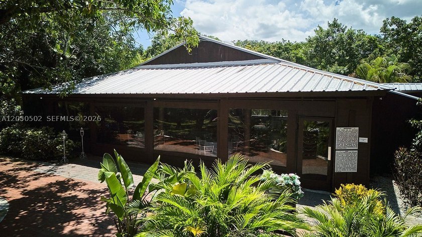 Exceptional opportunity to own a beautifully renovated 5-acre - photo 42