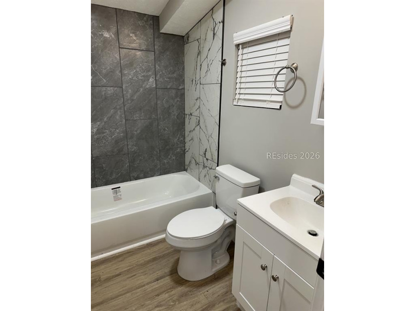 Completely remodeled double-wide in excellent condition! This - photo 5