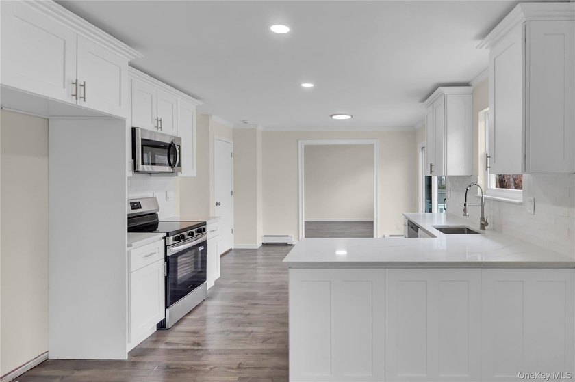Move right into this updated 3 BR, 2.5 Bathroom, Colonial style - photo 12