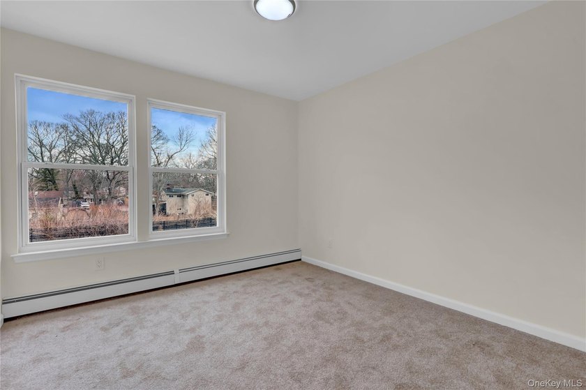 Move right into this updated 3 BR, 2.5 Bathroom, Colonial style - photo 29