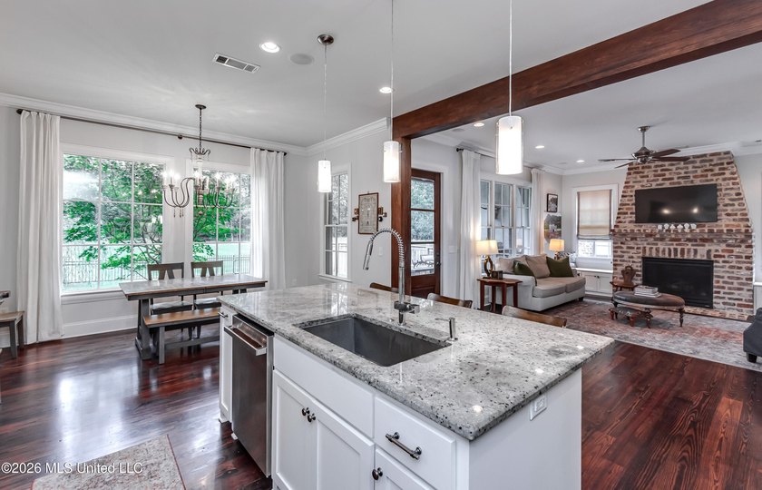 Welcome to this beautifully maintained traditional residence in - photo 18