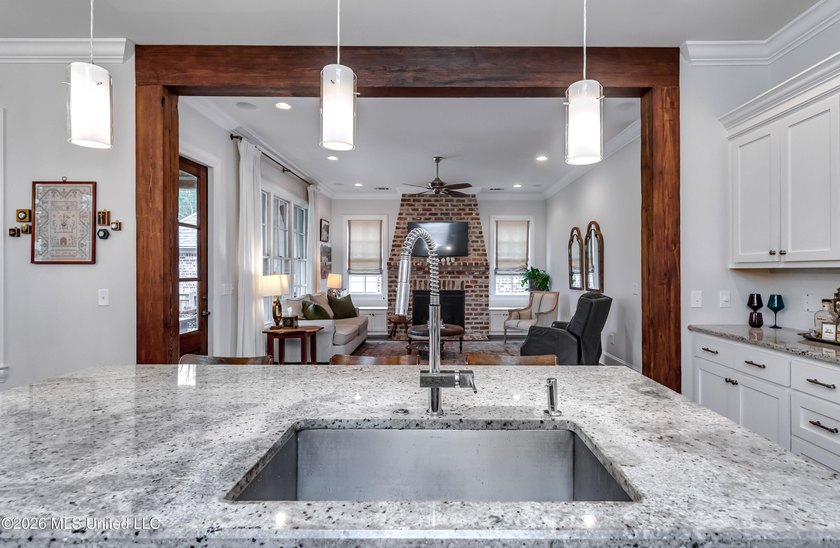 Welcome to this beautifully maintained traditional residence in - photo 20