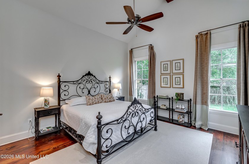 Welcome to this beautifully maintained traditional residence in - photo 31
