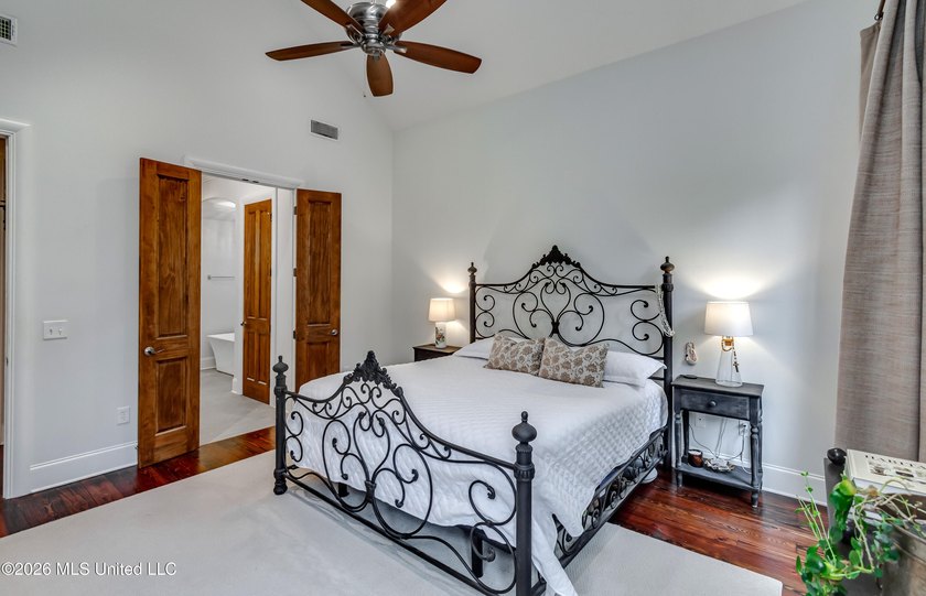 Welcome to this beautifully maintained traditional residence in - photo 32