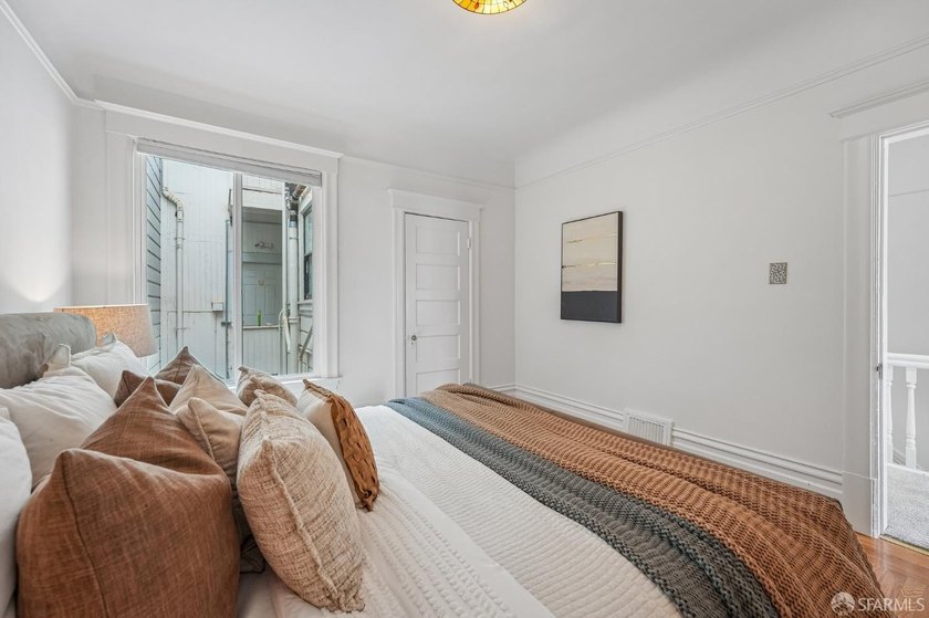 Presidio Heights at its finest! This spacious three-bedroom - photo 34