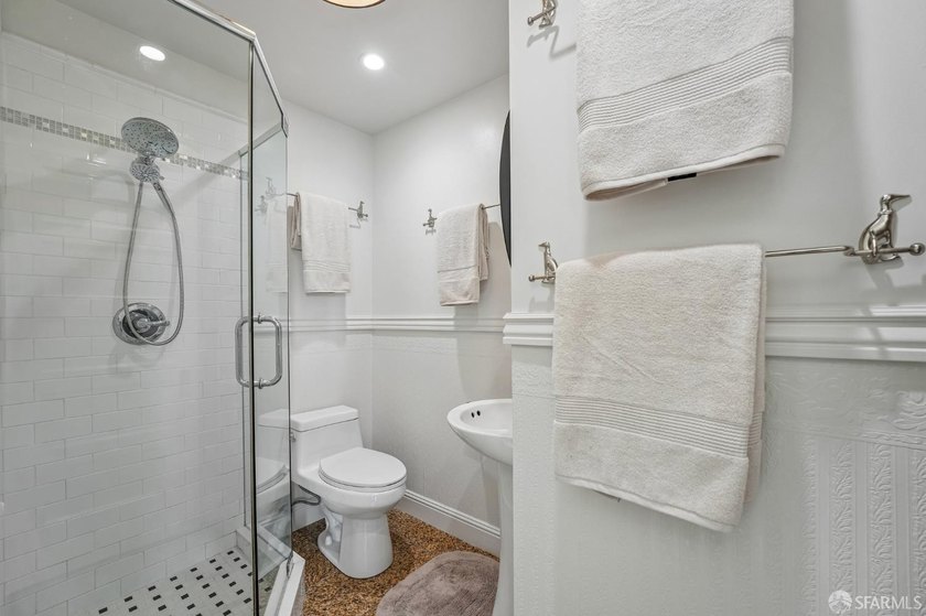 Presidio Heights at its finest! This spacious three-bedroom - photo 41