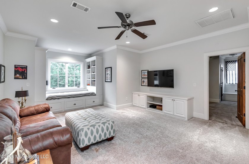 Welcome to this beautifully maintained traditional residence in - photo 44