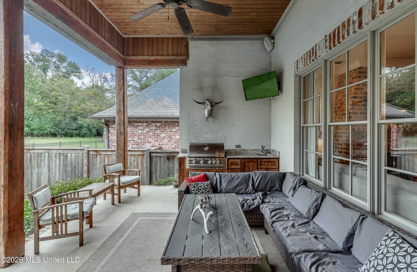 Welcome to this beautifully maintained traditional residence in - photo 59
