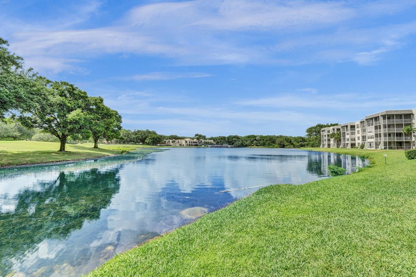 Experience resort-style living in this spacious 2-bedroom - photo 4