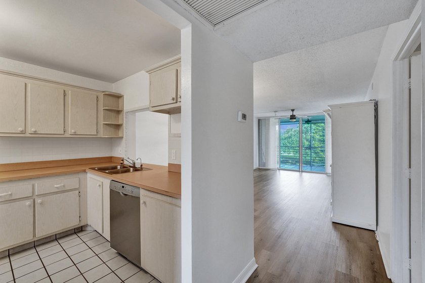 Experience resort-style living in this spacious 2-bedroom - photo 8