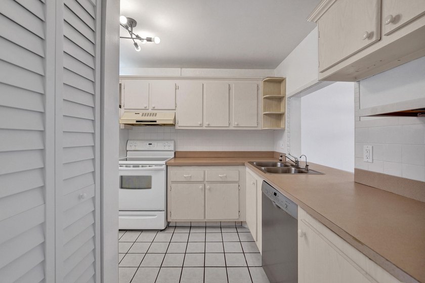 Experience resort-style living in this spacious 2-bedroom - photo 9