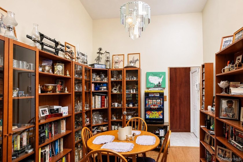 Located on a cul-de-sac in desirable Mount Sinai, this charming - photo 4